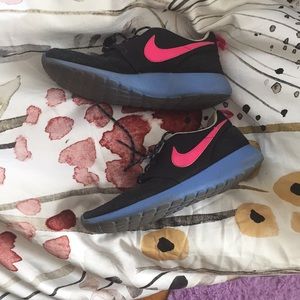 Nike roshe Running shoes 👟